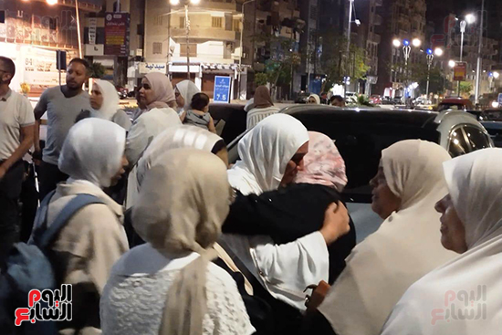 الأحضان-قبل-الانطلاق الأحضان-قبل-الانطلاق
