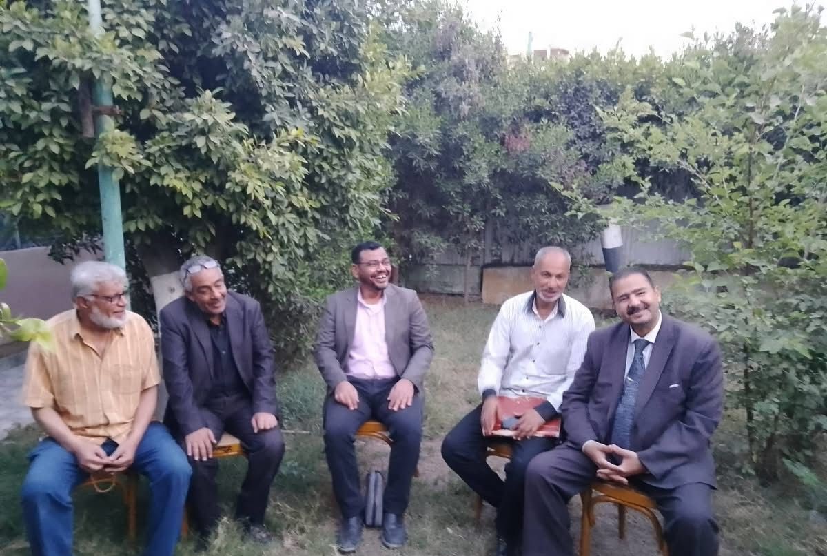 جانب من الادباء جانب من الادباء