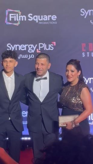 اياد نصار وزوجته وابنه