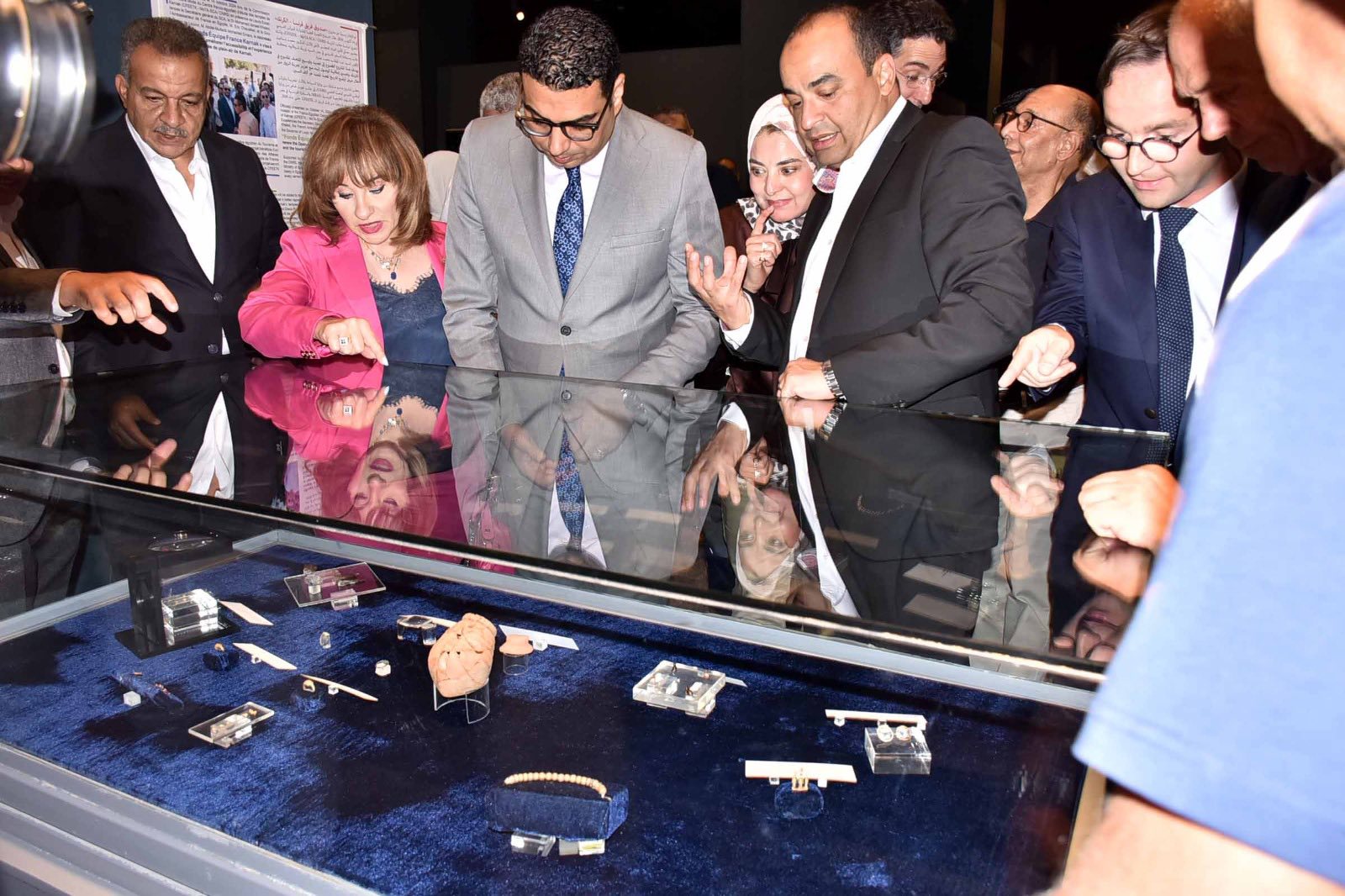 مقتنيات معرض المجوهرات الذهبية بمتحف الأقصر للفن المصري القديم