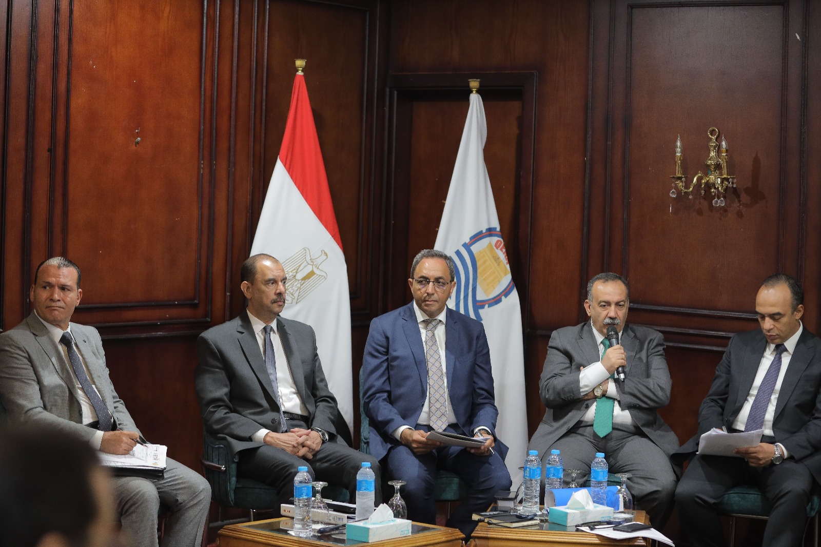 ورشة عمل موسعة بقنا لمناقشة تقييم التكتلات الاقتصادية (1)