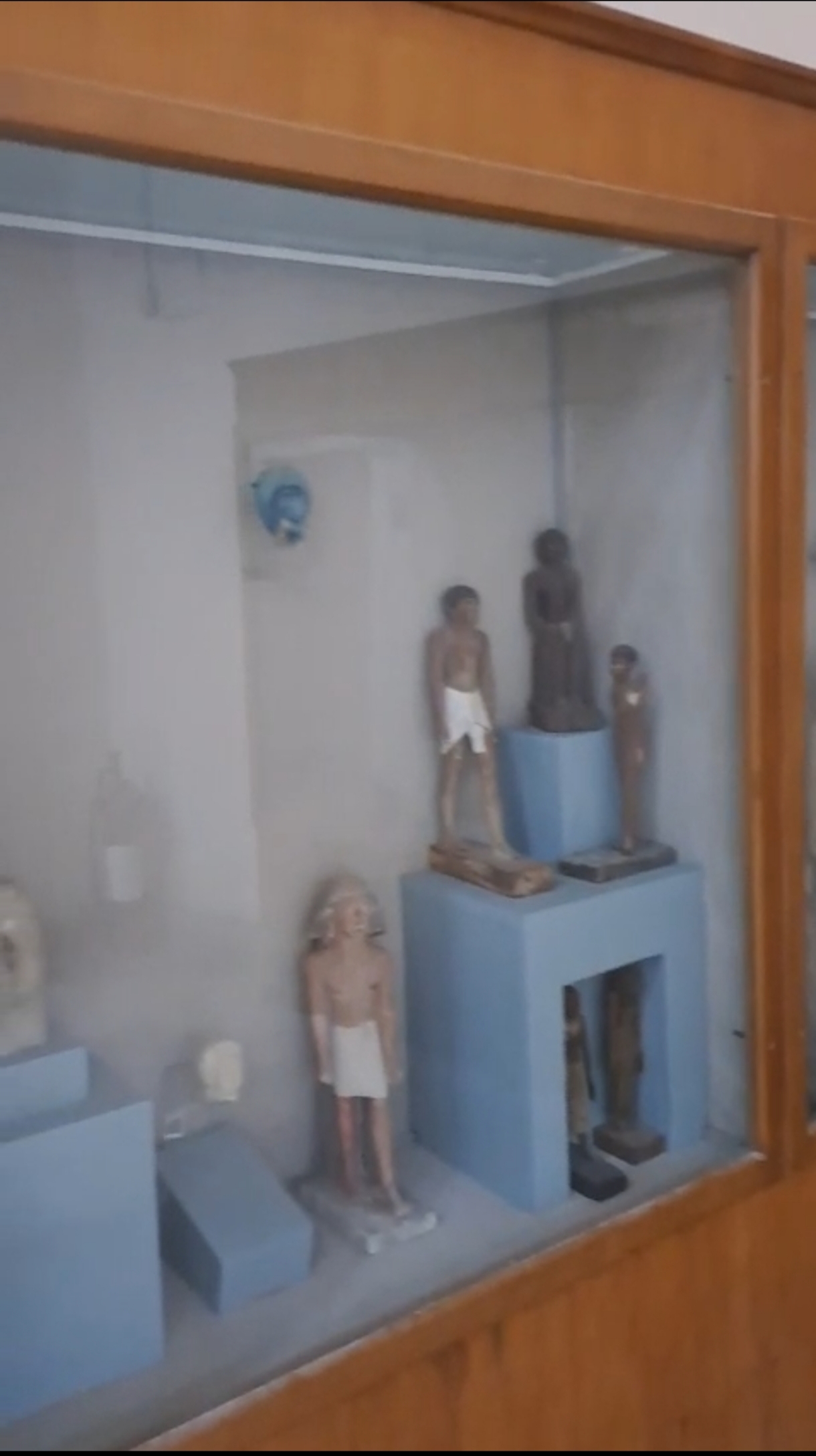 جانب من التحف 