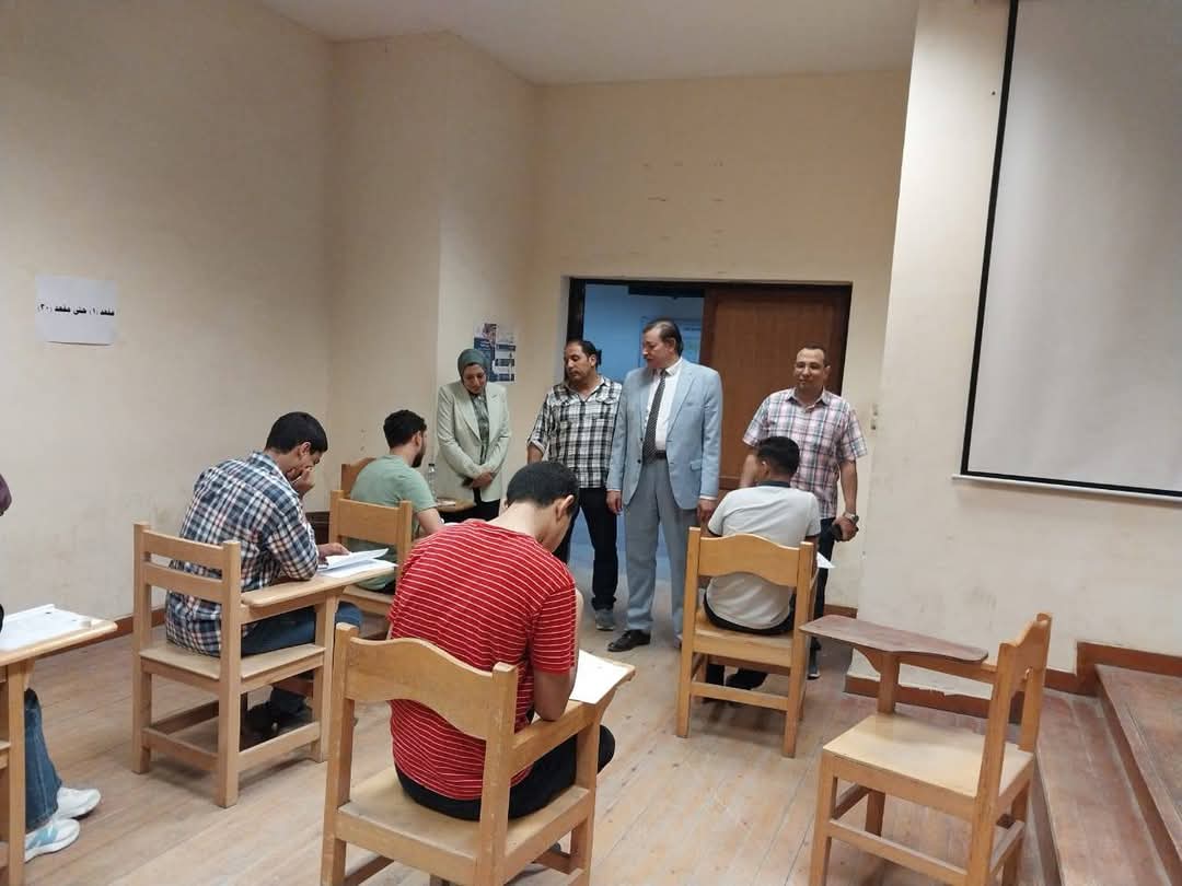 تفقد سير امتحانات نهاية العام تفقد سير امتحانات نهاية العام