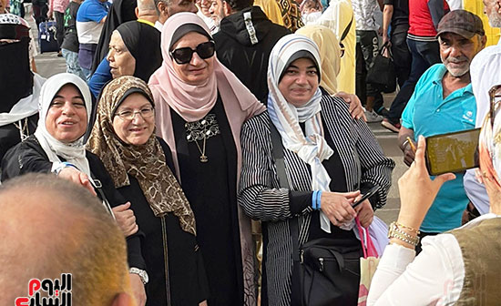 التقاط-الصور-التذكارية-للحجاج