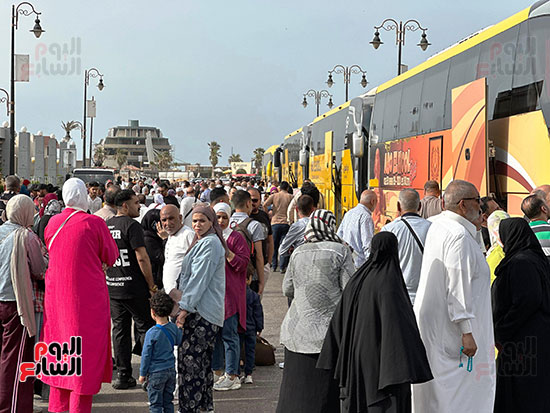 جانب-من-تجمعات-الأهالي