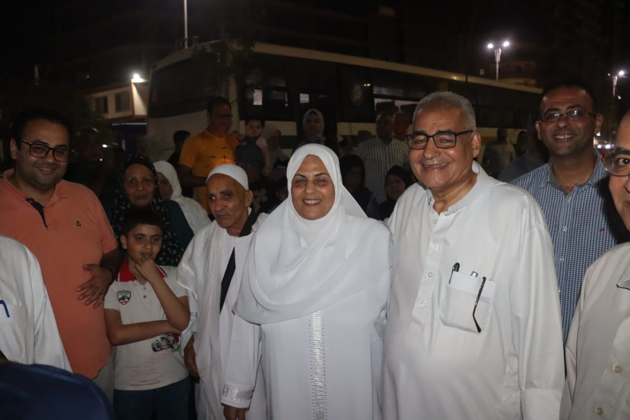 السعادة على الوجوه السعادة على الوجوه
