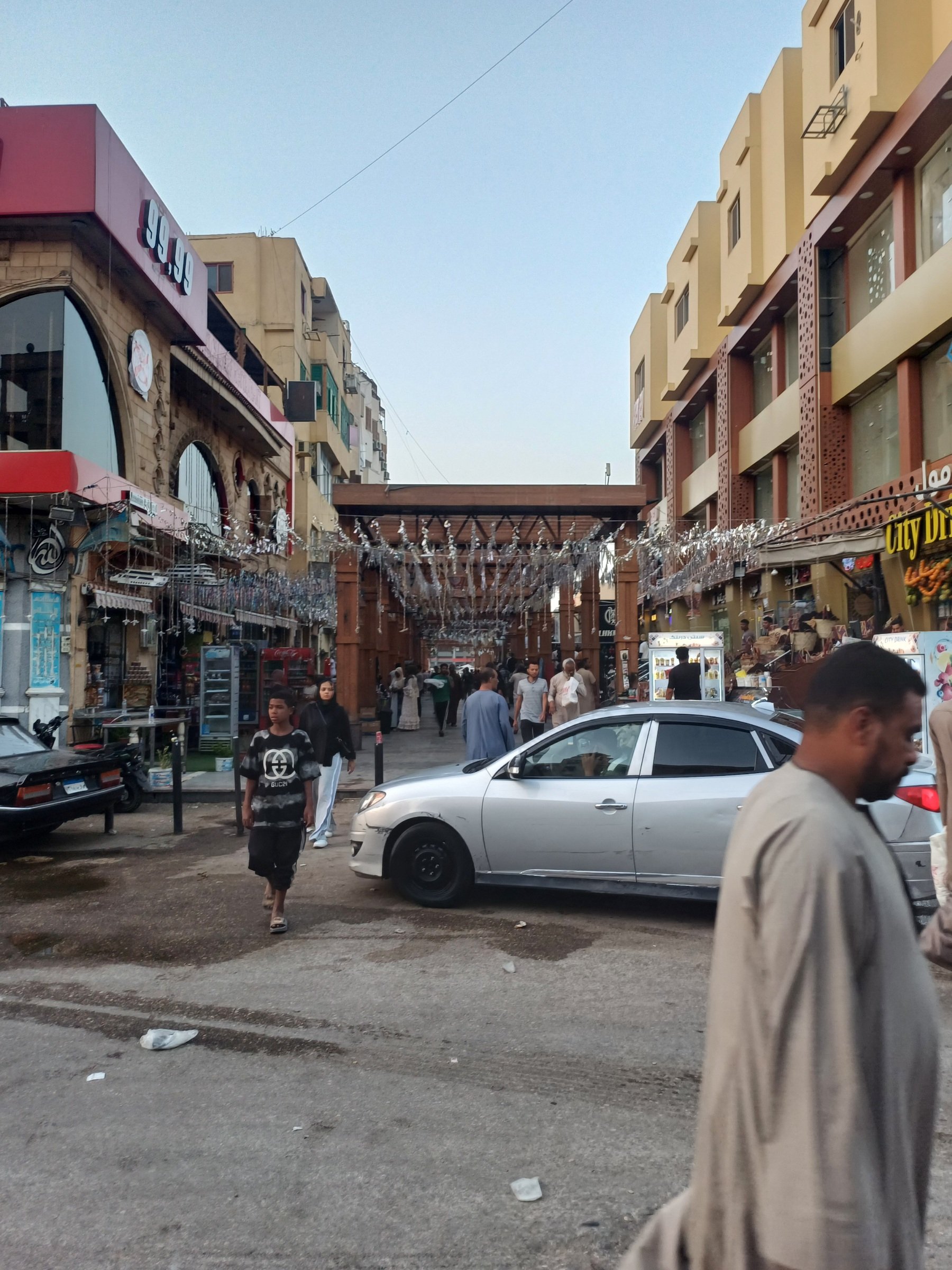 ‪السوق السياحى