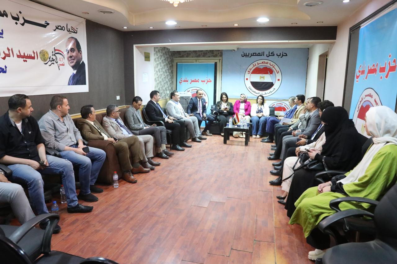 الحضور خلال الندوة