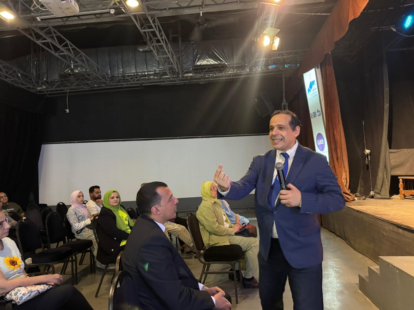 محمد ثروت يتحدث عن فلسفة الإعلام والذكاء الاصطناعى بساقية الصاوى.. صور (9)