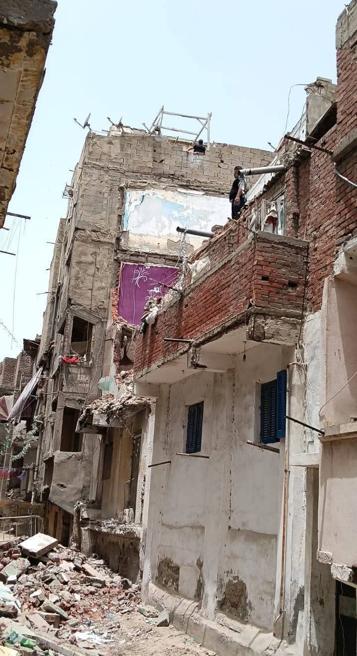 إزالة شرفات منازل إيله للسقوط في الإسكندرية إزالة شرفات منازل إيله للسقوط في الإسكندرية