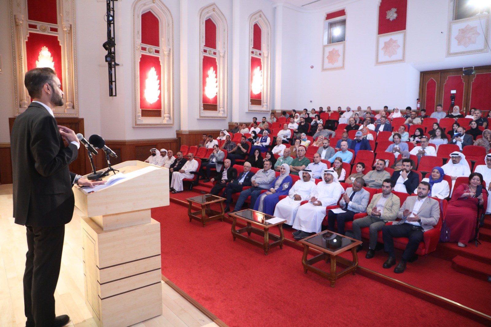 خلال الأمسية خلال الأمسية