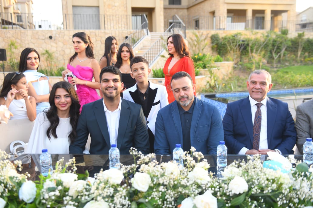 الشيخ مصطفى حسنى يعقد قران ابنة أمل رزق