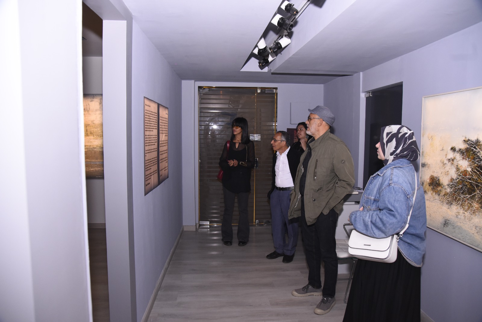المعرض