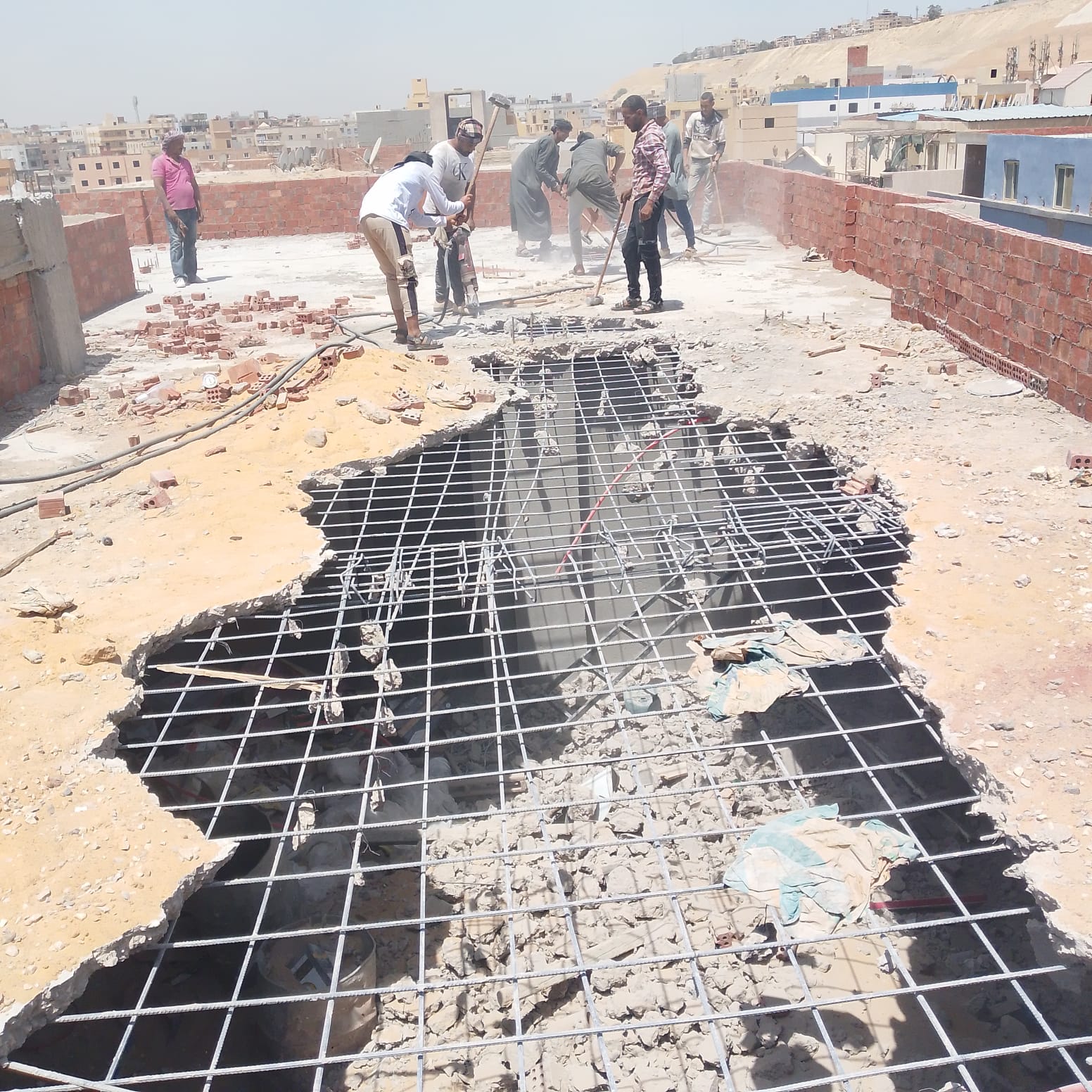 إزالة 36 طابق مخالف بالمقطم (1)