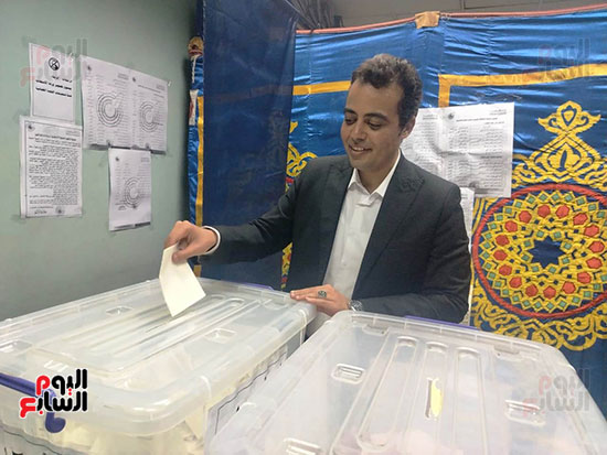 محمد السيد يدلى بصوته فى الانتخابات محمد السيد يدلى بصوته فى الانتخابات