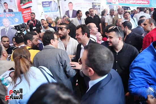 المرشح محمد السيد وسط الزملاء