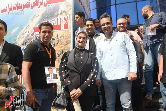 الزميل أحمد راشد والكاتبة الصحفية ماجدة إبراهيم الزميل أحمد راشد والكاتبة الصحفية ماجدة إبراهيم