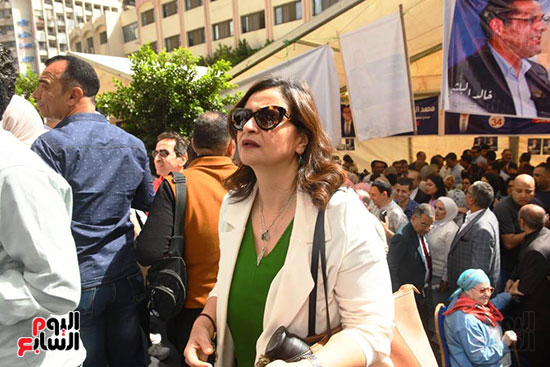 الكاتبة الصحفية علا الشافعى رئيس تحرير اليوم السابع  تصل عمومية الصحفيين