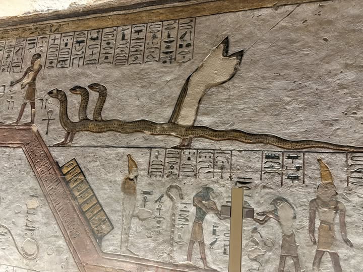 الرسومات البديعة فى قلب مقابر ملوك الأقصر الرسومات البديعة فى قلب مقابر ملوك الأقصر