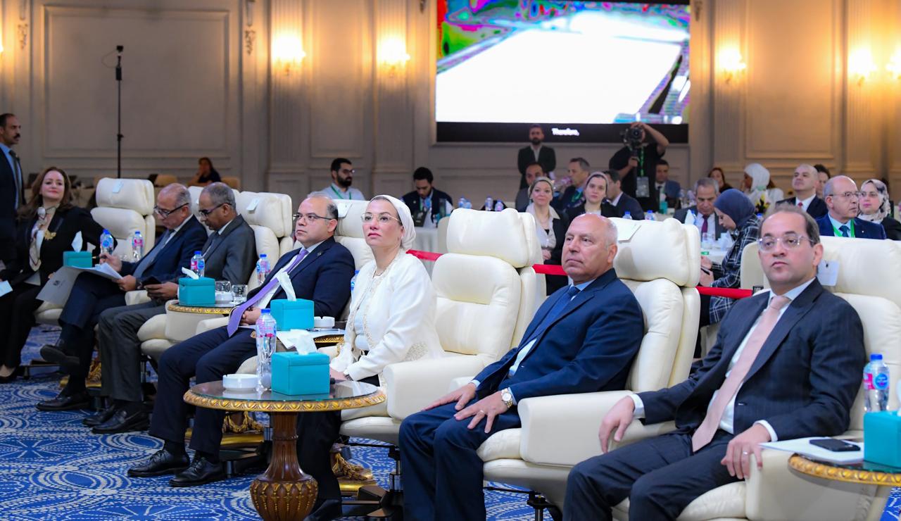 وزيرة البيئة خلال المؤتمر وزيرة البيئة خلال المؤتمر