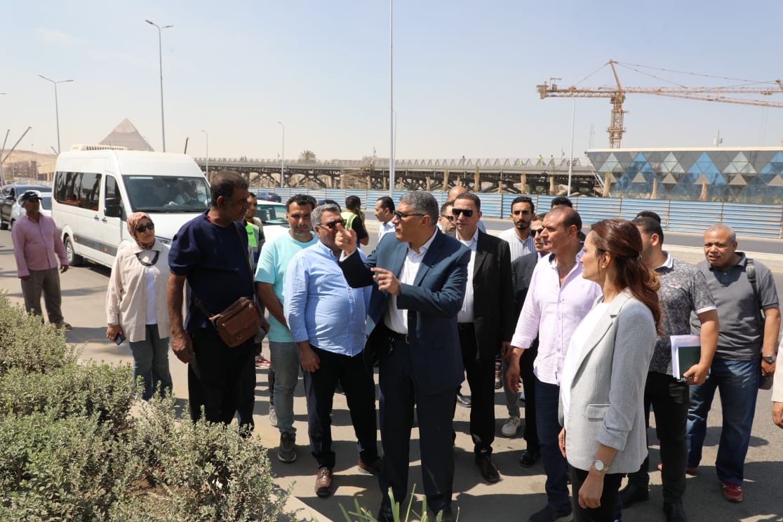 محافظ الجيزة في جولى تفقدية لمتابعة نسب تنفيذ مشروعات تطوير الطرق المحيطة بالمتحف المصري الكبير محافظ الجيزة في جولى تفقدية لمتابعة نسب تنفيذ مشروعات تطوير الطرق المحيطة بالمتحف المصري الكبير