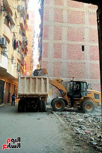 أعمال-رفع-القمامة-بشارع-عبد-ربه-الشيمى