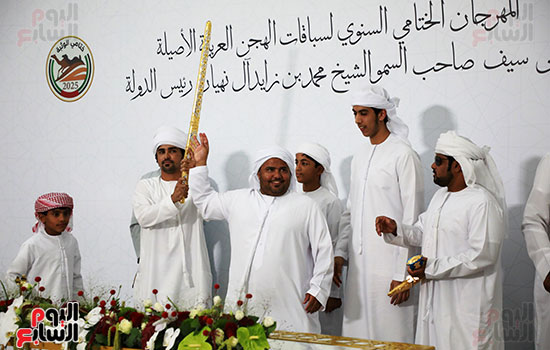 المدرب-يحمل-سيف-الفوز المدرب-يحمل-سيف-الفوز