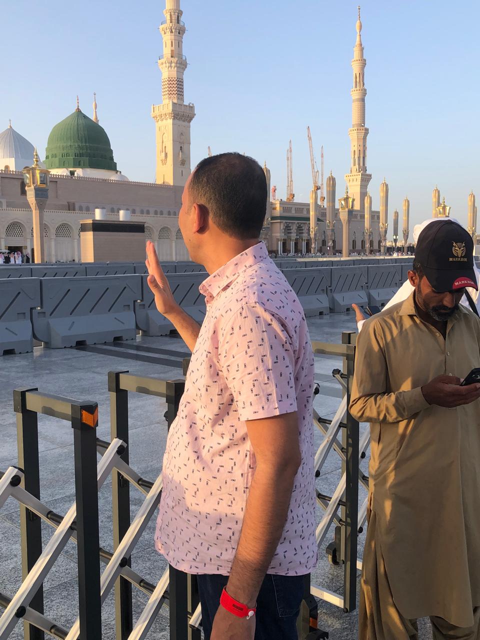 حجاجنا يزورون قبر النبي (4)
