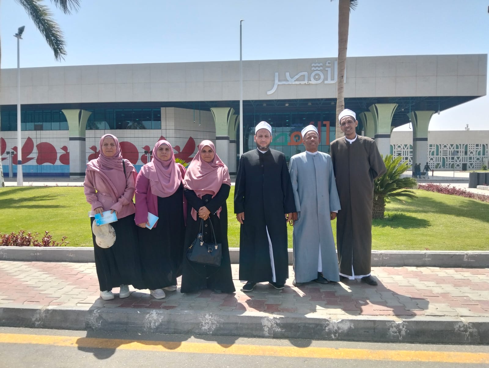 قيادات منطقة وعظ الأقصر يوفرون ندوات ولقاءات لشرح مناسك الحج قيادات منطقة وعظ الأقصر يوفرون ندوات ولقاءات لشرح مناسك الحج