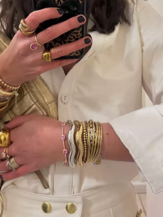 طبقات من الأساور