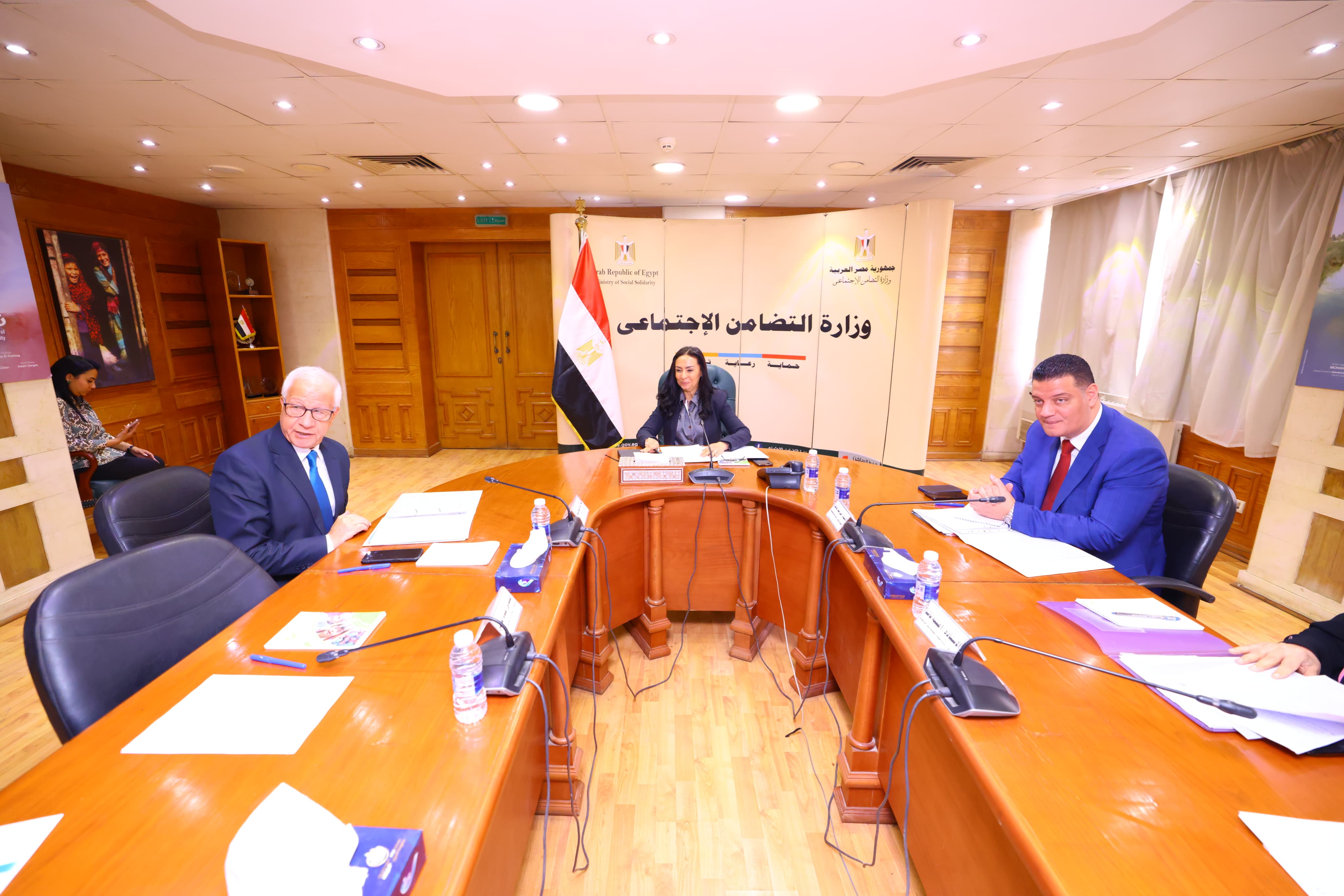 الدكتورة مايا مرسى وزيرة التضامن تترأس اجتماع المؤسسة العامة للتكافل الاجتماعي الدكتورة مايا مرسى وزيرة التضامن تترأس اجتماع المؤسسة العامة للتكافل الاجتماعي