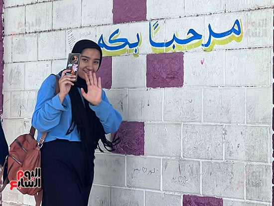 توافد طلاب ثانية ثانوية بالجيزة على لجان امتحانات الفصل الدراسى الثانى (22)