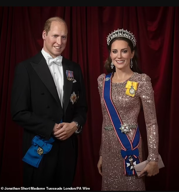 تمثال الأميرة كيت وزوجها الأمير وليام