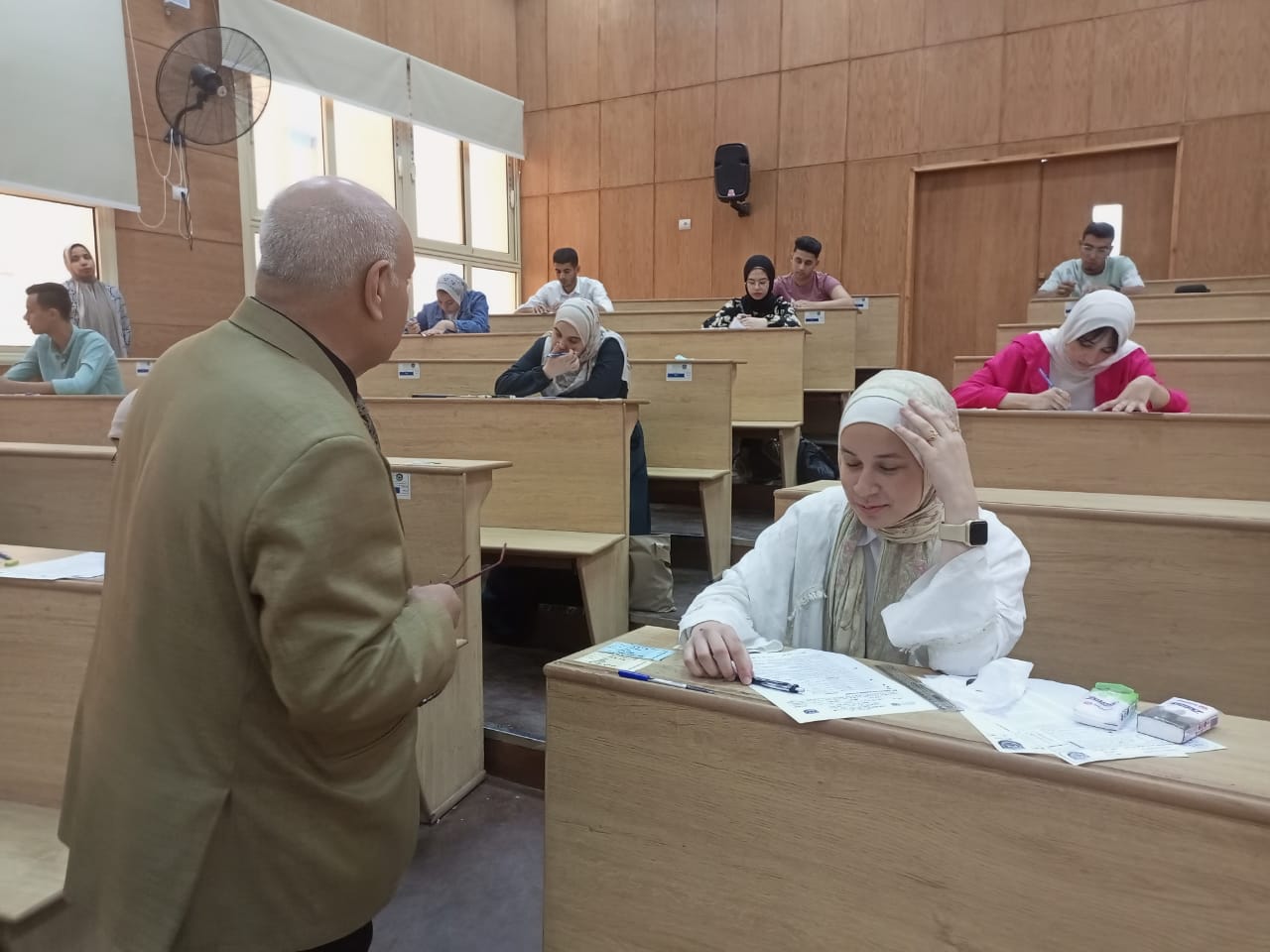 جولة امتحانانت جامعة دمنهور (2)