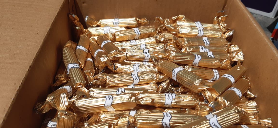 ضبط 9000 قطعة شيكولاته ومثلجات للأطفال مجهولة المصدر ضبط 9000 قطعة شيكولاته ومثلجات للأطفال مجهولة المصدر