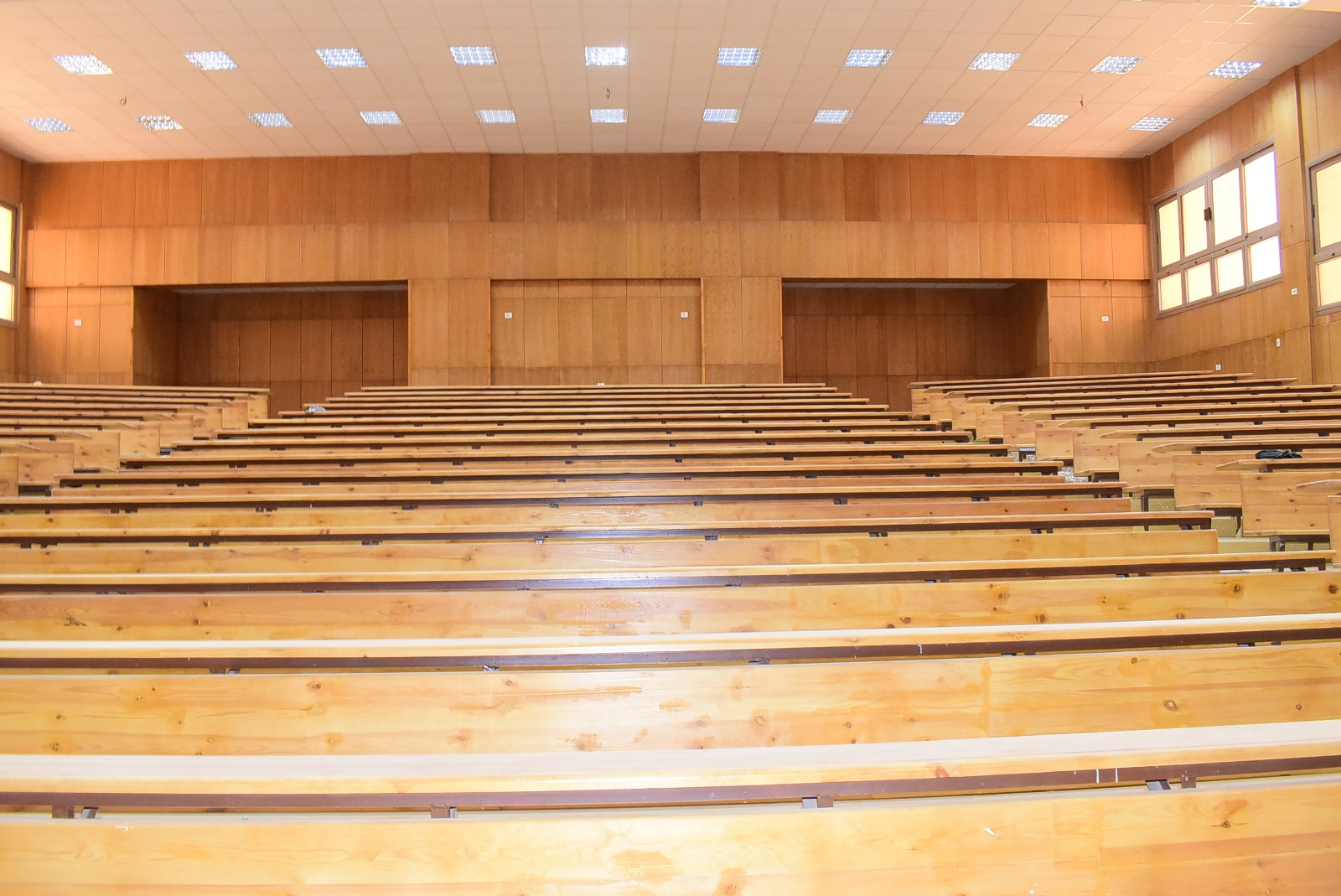 المدرجات بالجامعة الأهلية المدرجات بالجامعة الأهلية