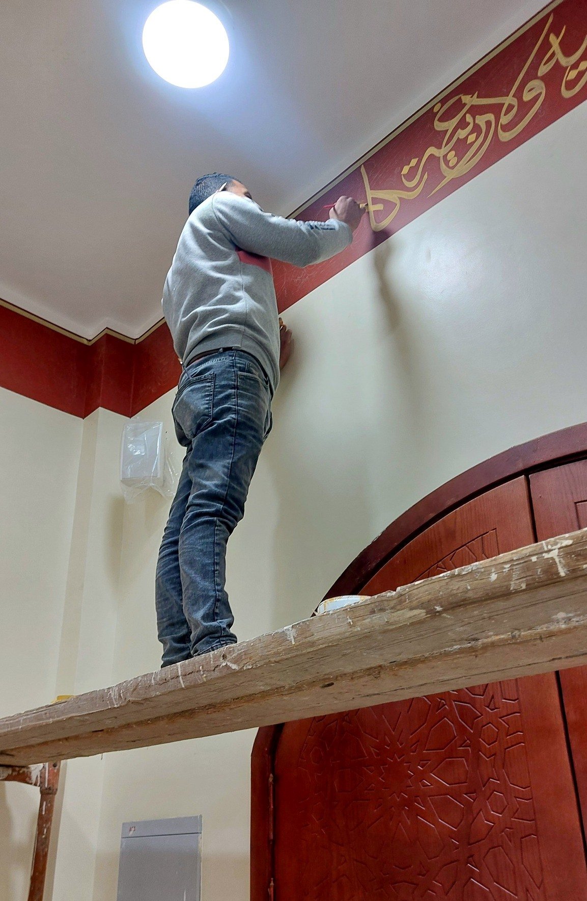 العمل فى رسومات المنازل قبل موسم الحج بالأقصر العمل فى رسومات المنازل قبل موسم الحج بالأقصر