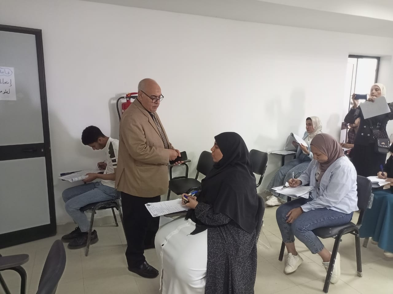 جولة امتحانانت جامعة دمنهور (7)
