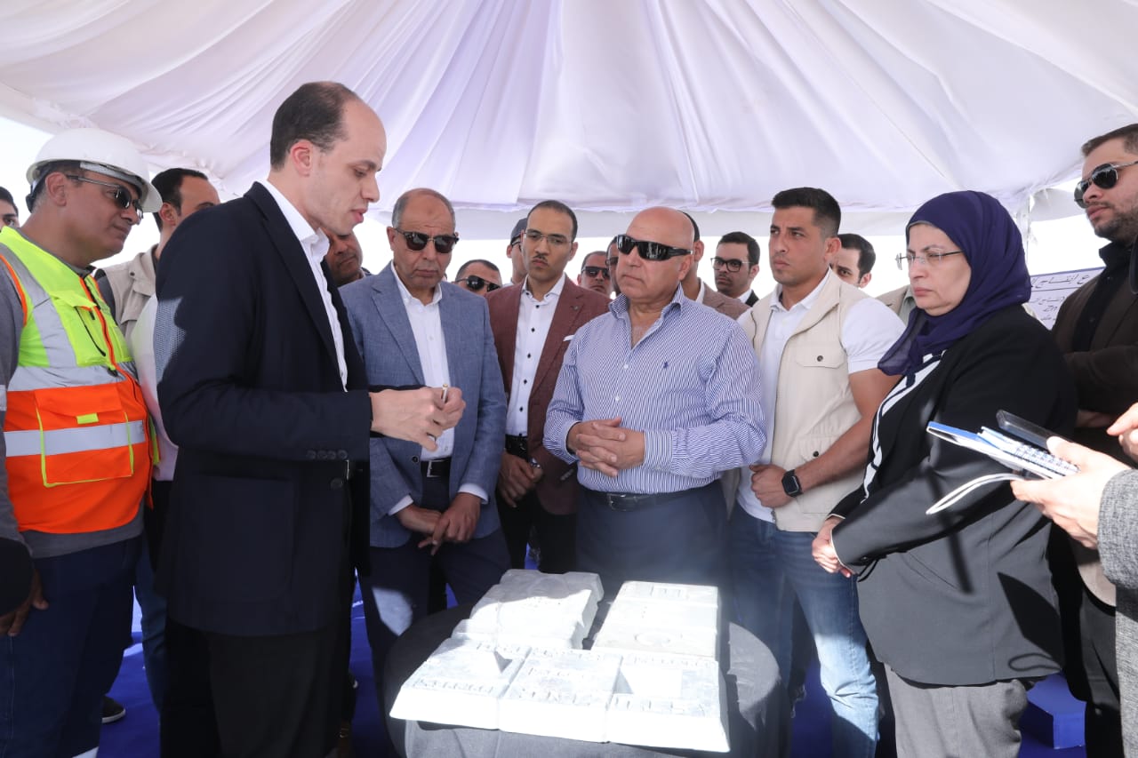 جولة وزير النقل والصناعة فى محافظات الصعيد (2)