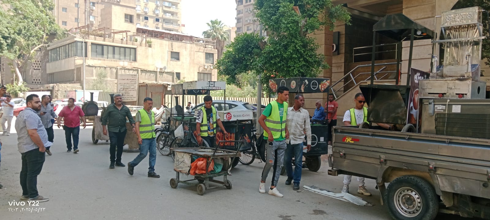 حملة لرفع الإشغالات في حي الدقي
