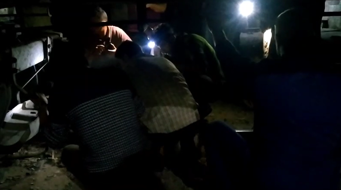 العمليات الجارية لإستعدال عجلات العربات 