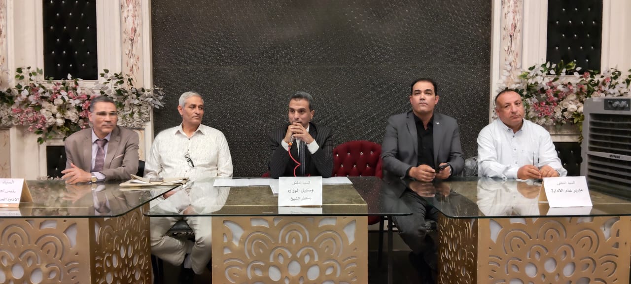 وكيل تعليم كفر الشيخ يعقد اجتماعا مع المشاركين في امتحانات الشهادة الإعدادية