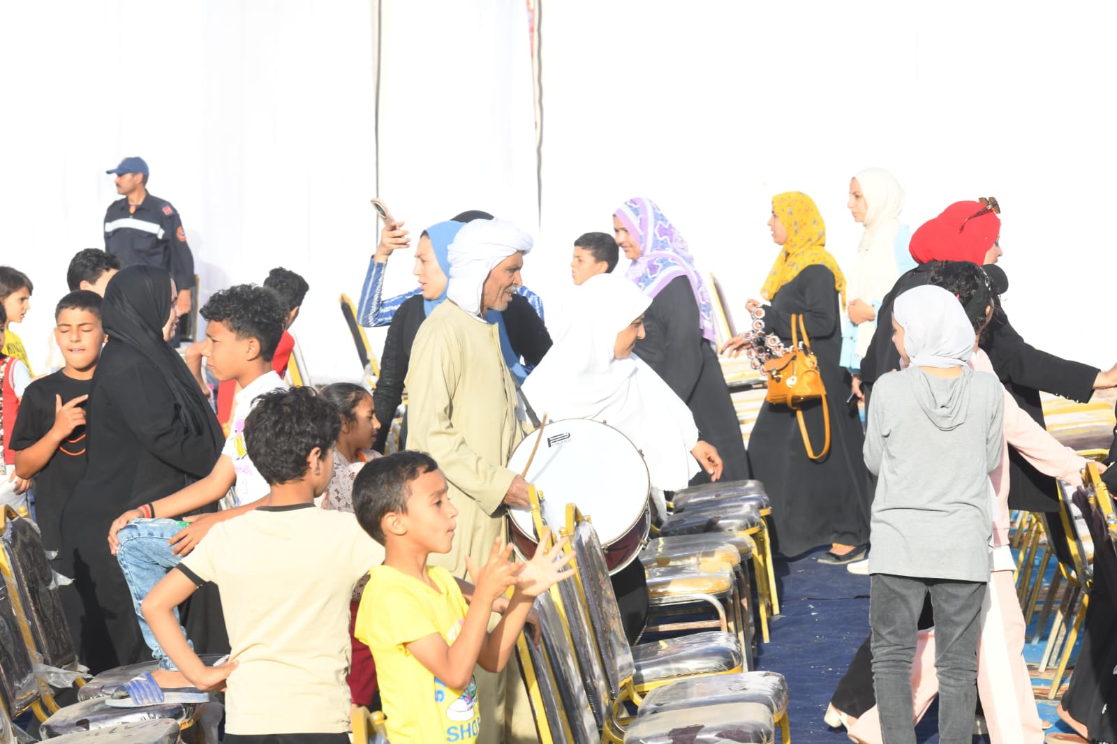 حشود المواطنين