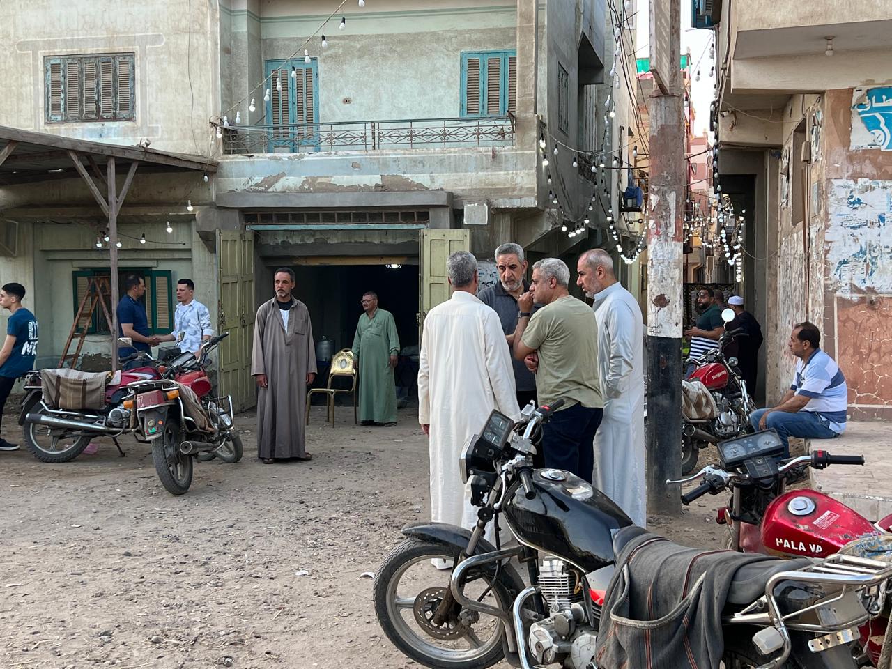 اتشاح القرية بالسواد حزنه علي وفاة سلطان القراء