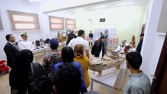 الشباب في زيارة أكاديمية الشرطة (7)