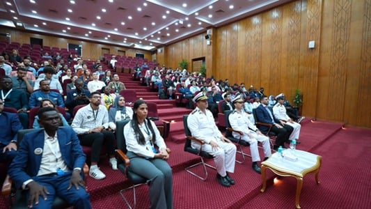 الشباب في زيارة أكاديمية الشرطة (2)