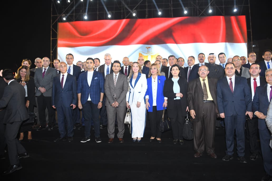 صورة تذكاريه لقيادات حزب الجبهة الوطنية