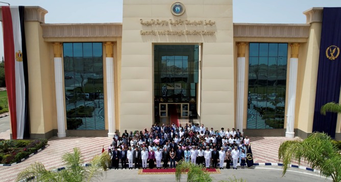 الشباب في زيارة أكاديمية الشرطة (3)