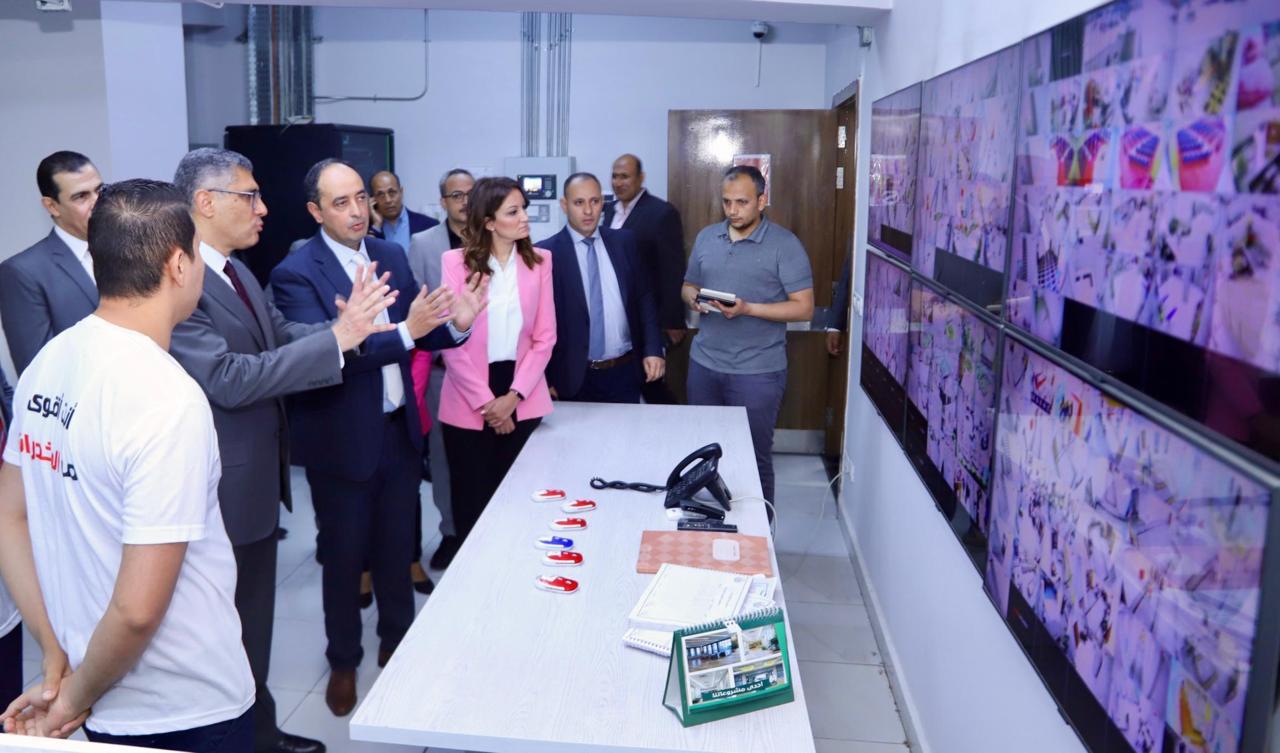 خلال من زيارة محافظ الجيزة ومدير صندوق مكافحة الإدمان والكاتب الصحفى مدحت وهبه خلال زيارة مركز امبابة لعلاج الإدمان