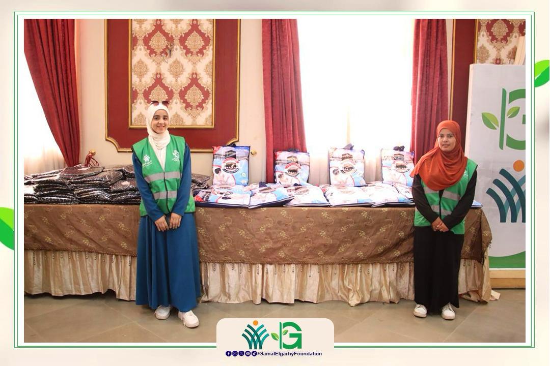 توزيع المهدايا على الحجاج